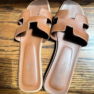 Hermes Oran Sandal in gold color